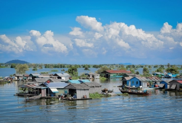 Siem Reap – Floating Village – Phnom Penh (B, L, D)