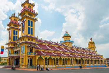Saigon – Cao Dai Temples – Cu Chi Tunnels – Saigon (B/L/-)