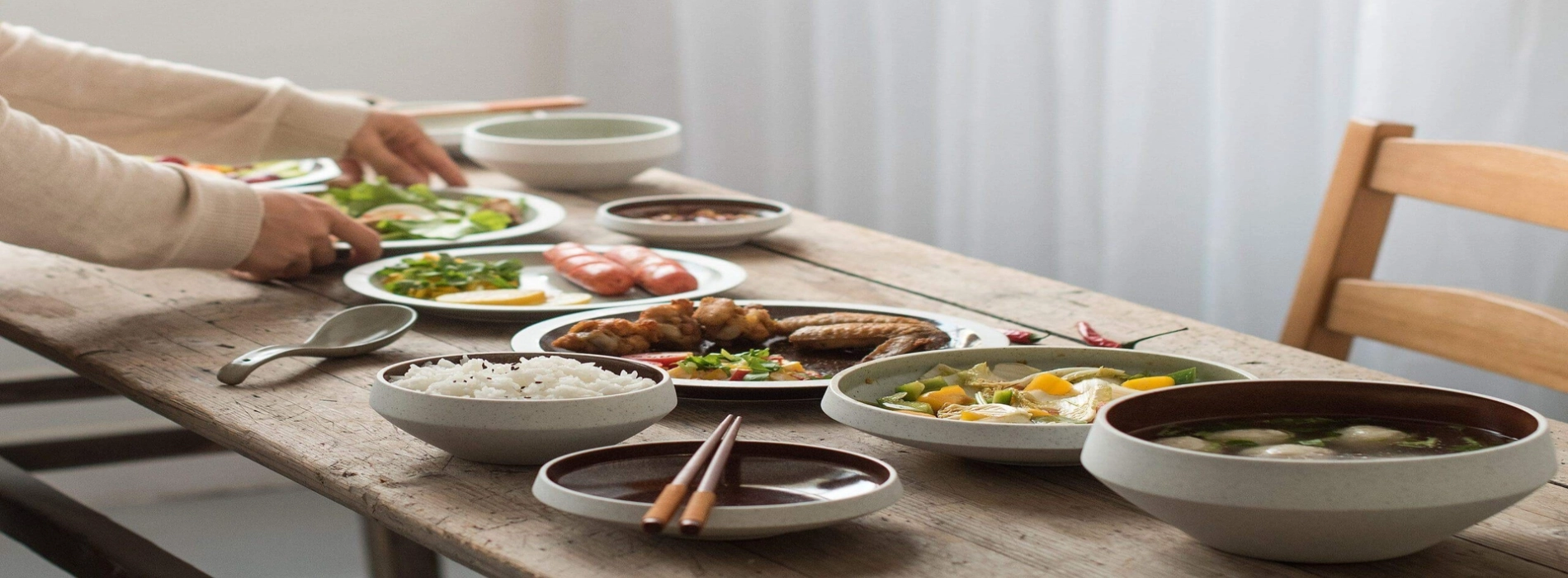 Vietnam meal etiquette you should know to be a polite guest