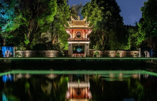 Hanoi Night Tour: Unique night show at 5 attractions