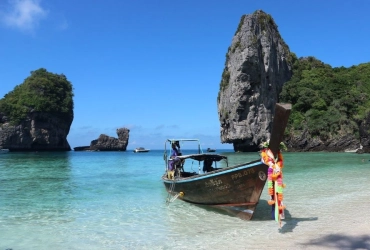 Sawasdee Phi Phi Island Catamaran Tour