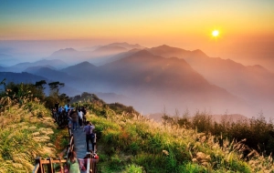 Huai Nam Dang Trek Tour 4 Days: Ultimate Adventure Awaits