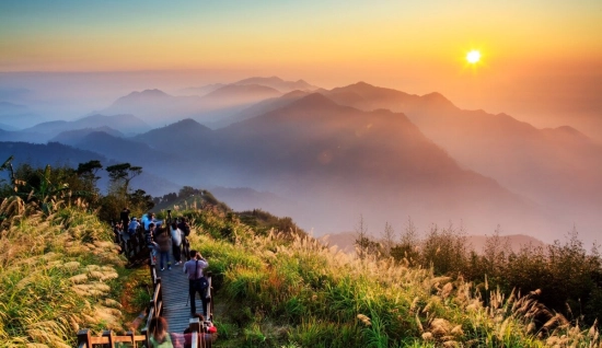 Huai Nam Dang Trek Tour 4 Days: Ultimate Adventure Awaits