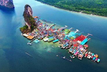 Phang Nga Bay Tour Canoeing by Big Boat