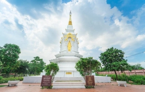 Nong Khai Tour 3 Days: Explore Culture and Scenery