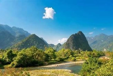 Vang Vieng - Caving and Cruising