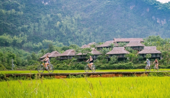 Hoa Binh Tour 2-Day: Explore Thung Nai & Hoa Binh Hydropower