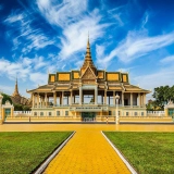 Phnom Penh Tour 2 Days: Highlights Exploration