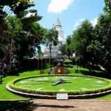 Phnom Penh Tour 2 Days: Highlights Exploration