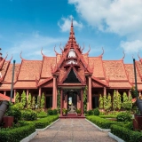 Phnom Penh Tour 2 Days: Highlights Exploration