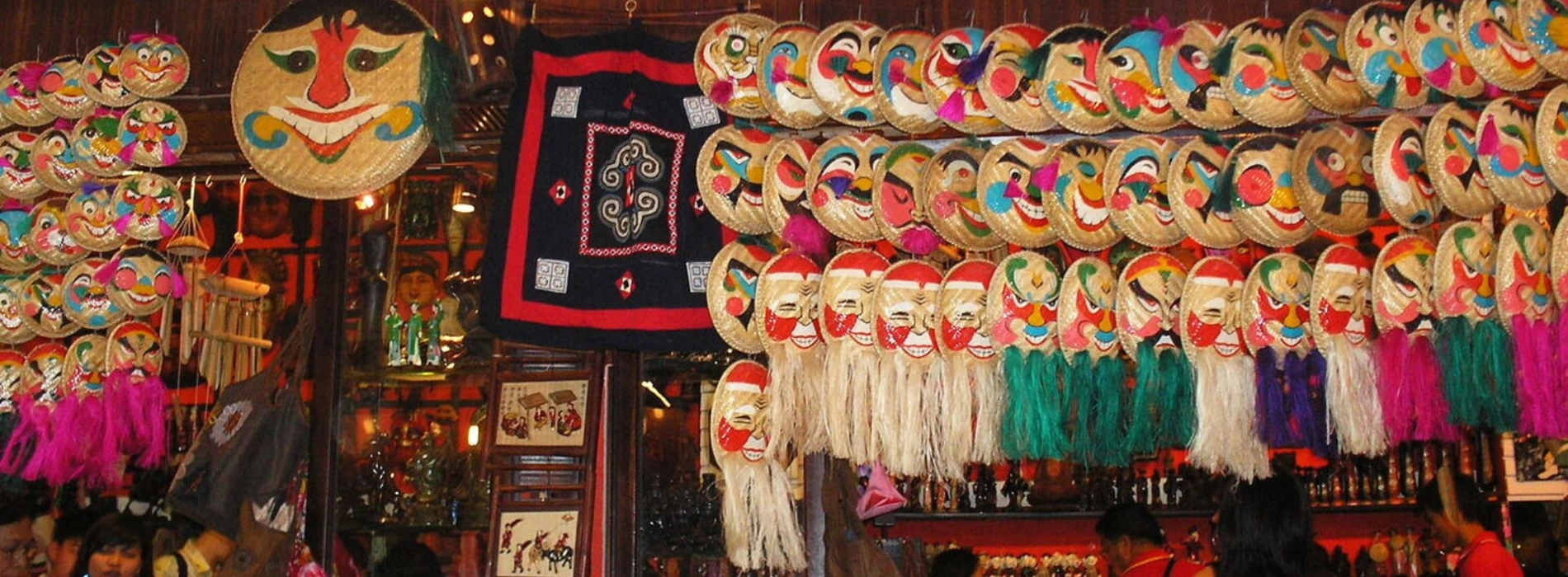 The best place where you can buy souvenirs in Hanoi