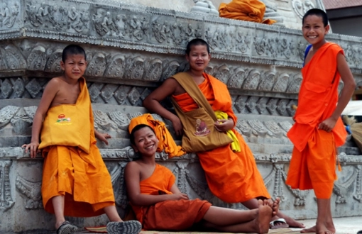 10 Unique Laos Customs That Will Surprise First-Time Visitors