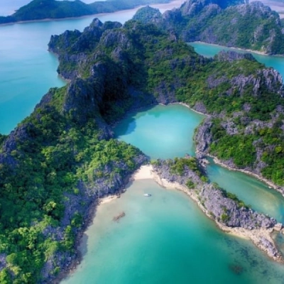 Bai Tu Long Bay