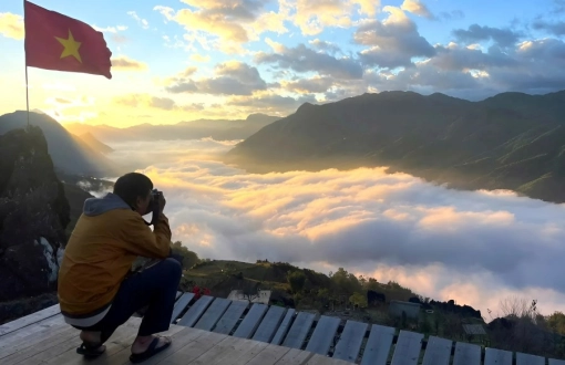 Cloud hunting on Sapa's highest peak