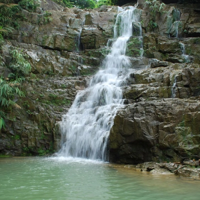 Lung Xanh Waterfall